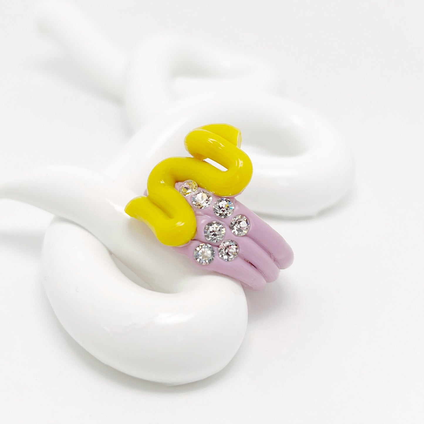 Curvy Yellow Accent Ring in Lilac